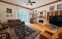 201 N Baker St, Oneida, TN 37841