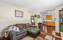 515 3rd Ave, IowaCity, IA 52245-4512