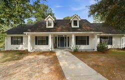 2 Hatten Rd, Hattiesburg, MS 39402