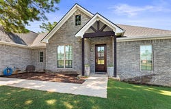 19355 Cedarpark Place, Lindale, TX 75771