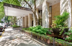 260 E Chestnut Street, Chicago, IL 60611