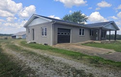6305 State Route T, Birch Tree, MO 65438