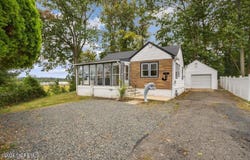 471 Beverly Drive, Keyport, NJ 07735