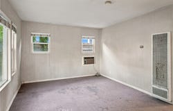 2913 W Chandler Boulevard, Burbank, CA 91505