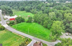 330 N CLAY Road, LITITZ, PA 17543