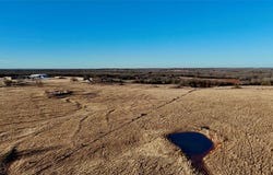 4 Wilshire Drive, McLoud, OK 74851
