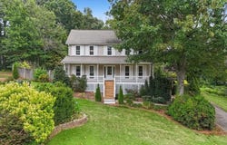 720 Creek Trail NW, Kennesaw, GA 30144