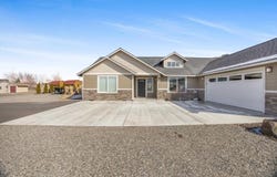 105503 E Badger Rd., Kennewick, WA 99338