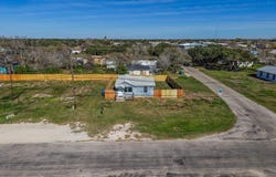 418 E NORTH ST, ROCKPORT, TX 78382