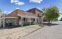 701 Henry Street, Alton, IL 62002
