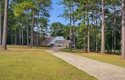 62 Mackeral Dr, Hattiesburg, MS 39402
