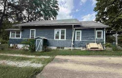 1091 S First, Dugger, IN 47848
