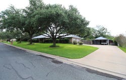 108 Meadow Drive, Schulenburg, TX 78956