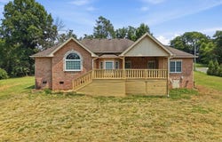 375 Brummitt Rd, Castilian Springs, TN 37031