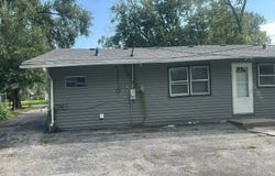 15404 Maple Lane, Markham, IL 60428