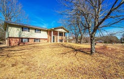 108 E 5th Avenue, Leola, AR 72084