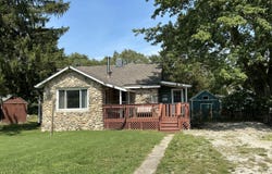 82248 45th Avenue, Coloma, MI 49038