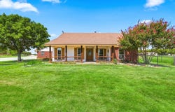 11555 Plainview Road, Krum, TX 76249