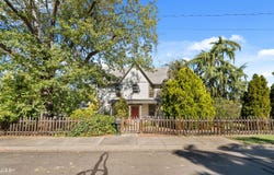 322 N 3rd Street, Central Point, OR 97502