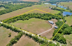 8227 250th Rd, Humboldt, KS 66748