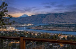 907 E 18TH St, TheDalles, OR 97058