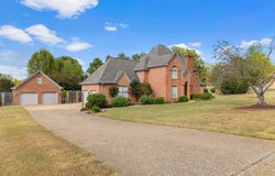 1654 Village Ln, Killen, AL 35645