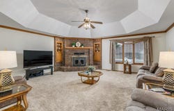 417 LANTERN Lane, Lebanon, MO 65536