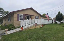 1246 E ASH Street, Canton, IL 61520