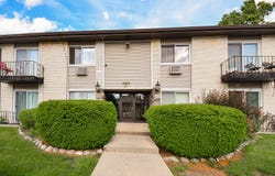 8999 Kennedy Drive, Des Plaines, IL 60016