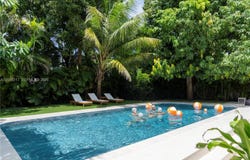 5236 Pine Tree Dr, Miami Beach, FL 33140
