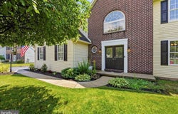 604 FARMINGDALE DR, DOUGLASSVILLE, PA 19518