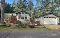 255 OUTER Dr, Florence, OR 97439