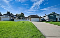 542 W Armitage Avenue, Elmhurst, IL 60126