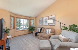 109 Pinehurst Drive, Mankato, MN 56001