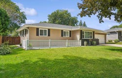 113 Crest Circle, Waterloo, IA 50702