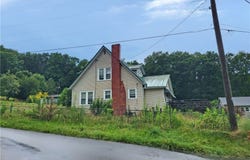 255 Maple Lane, Mount Hope, WV 25880