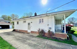 24350 Stephen Avenue, Euclid, OH 44123