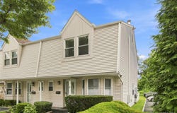 8 Manors Drive, Jericho, NY 11753