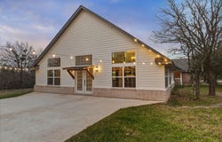 20808 Sandy Brown Ln, Webberville, TX 78621