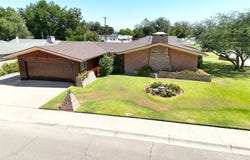 806 W Hermosa Dr, Artesia, NM 88210-2734