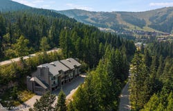 128 Blooming Flower Ct, Sandpoint, ID 83864