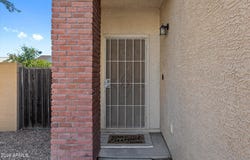 2565 E SOUTHERN Avenue, Mesa, AZ 85204