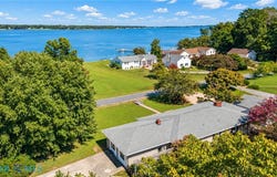 49 Piankatank Way, Cobbs Creek, VA 23109