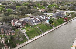 123 E Harbor Drive, Port Lavaca, TX 77979