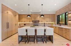 14557 Addison St, Sherman Oaks, CA 91403