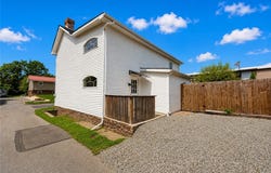 410 Wayne St, Roscoe, PA 15477