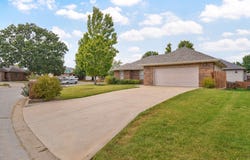 981 W Jake Flood Circle, Nixa, MO 65714