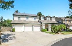 741 N Oxford Avenue, Clovis, CA 93611