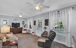 7 Maple Ct, Louisville, KY 40214