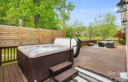 101 McFalls Road, Asheville, NC 28805